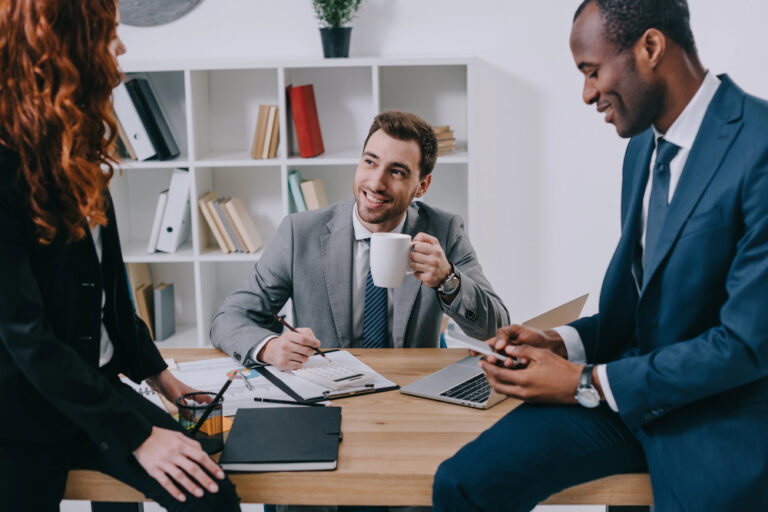 Flujo de aprobaciones en marketing: cómo reducir retrasos en proyectos de contenido